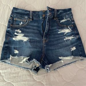 NWT American Eagle Curvy High-Waisted Distressed Short Shorts